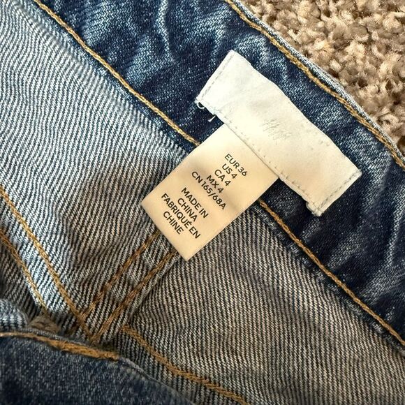 H&M Medium Wash High Rise Waisted Mom Dad 90s Jeans 4 Straight - Picture 4 of 9